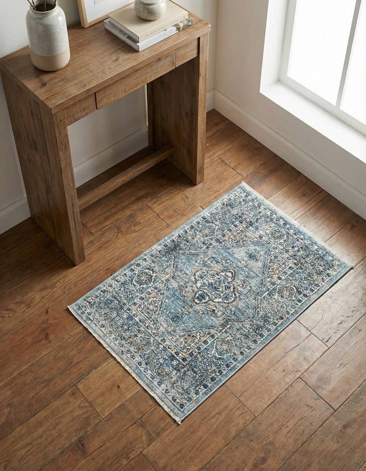 Detail image of 2' x 3' Newport Rug