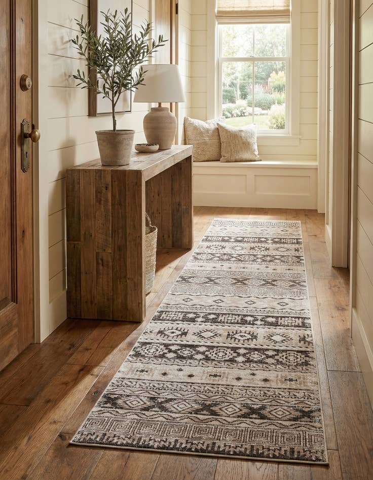 Detail image of 2' 7 x 10' Lucerne Runner Rug