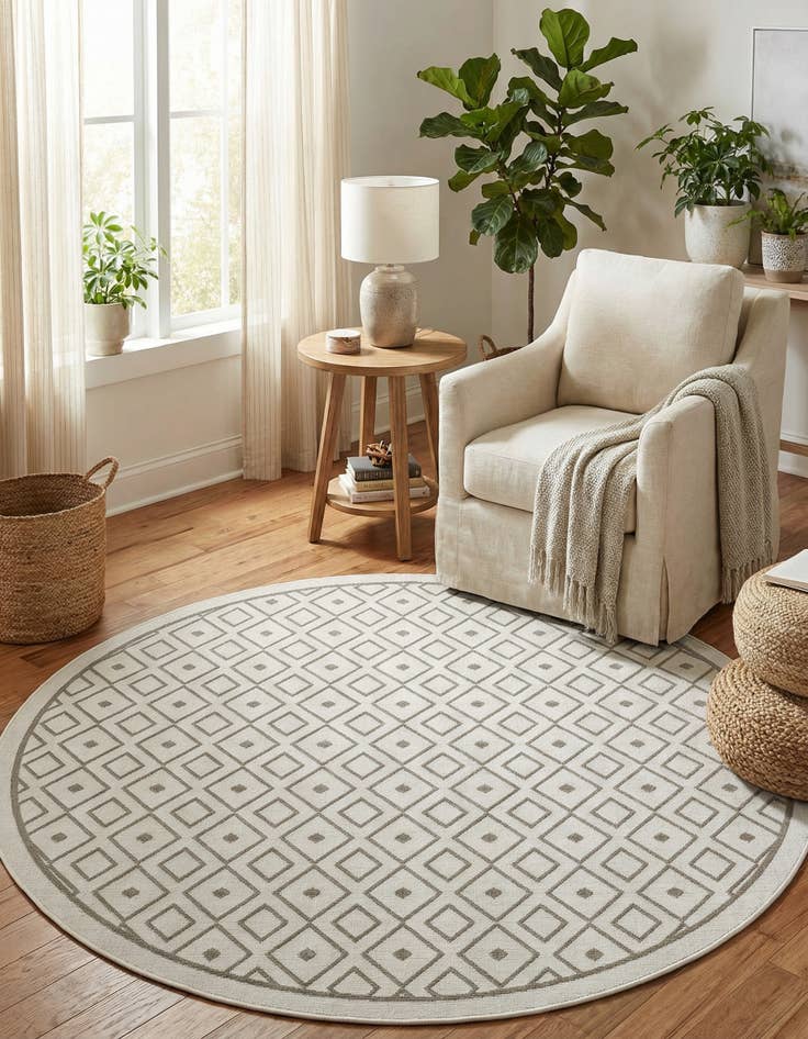 Detail image of 7' x 7' Easy-Clean Trellis Indoor / Outdoor Round Rug