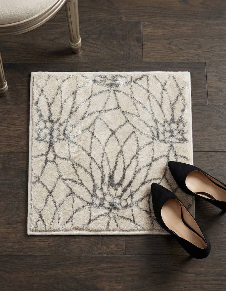 Detail image of 1' 4 x 1' 4 Marilyn Monroe&trade; Glam Dahlia Sample Rug