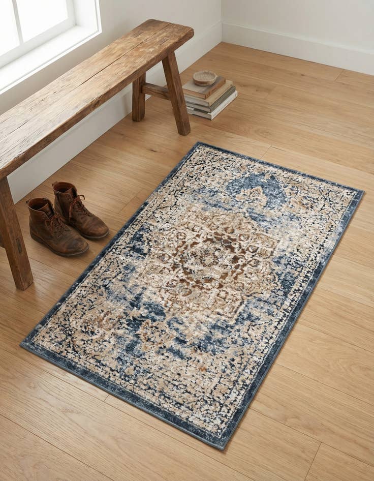 Detail image of 2' x 3' Villa Rug