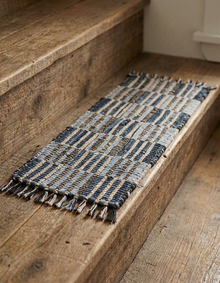 Detail image of 0' 9 x 2' 6  Hand Woven Chindi Jute Stair Rug