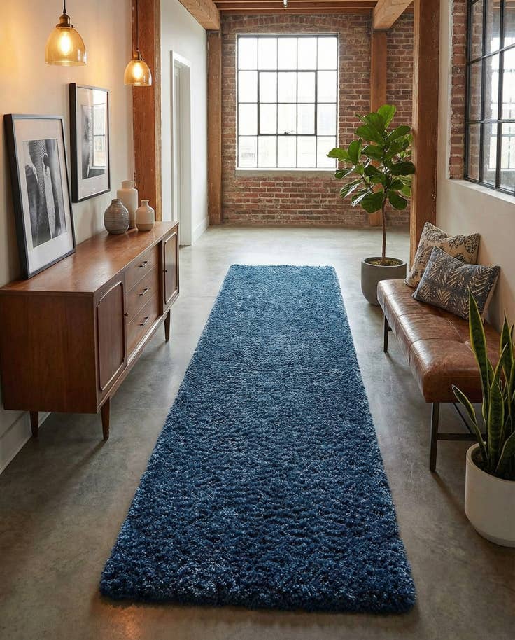 Detail image of 2' 7 x 13' Zermatt Shag Runner Rug