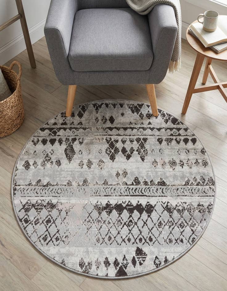 Detail image of 3' 3 x 3' 3 Leipzig Round Rug