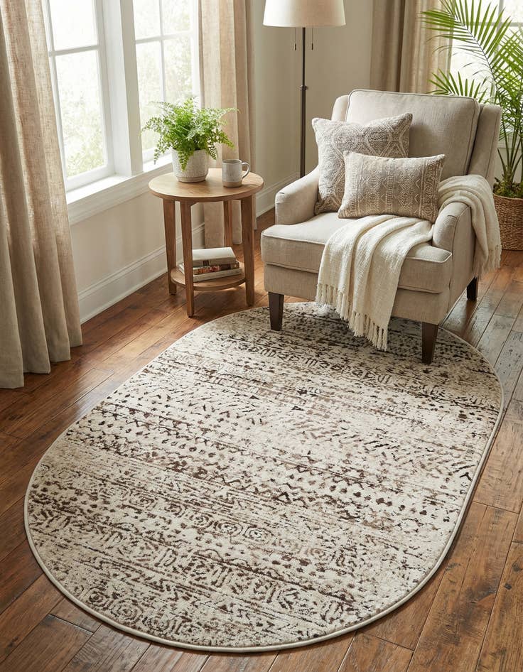 Detail image of 3' 3 x 5' 3 Hermitage Oval Rug