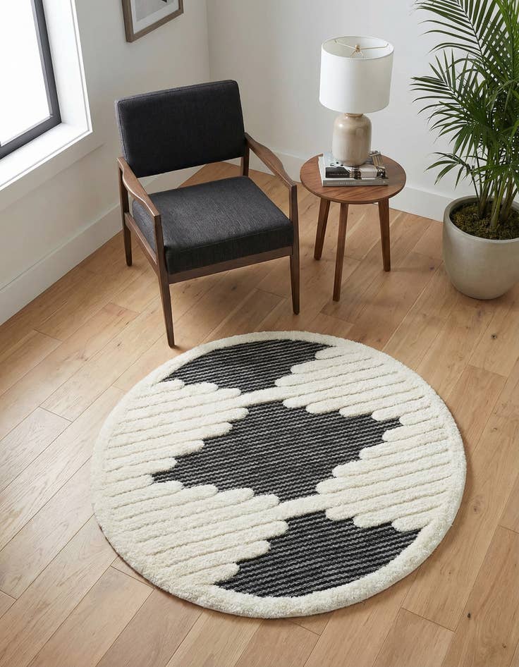 Detail image of 3' x 3' Prismatic Round Rug