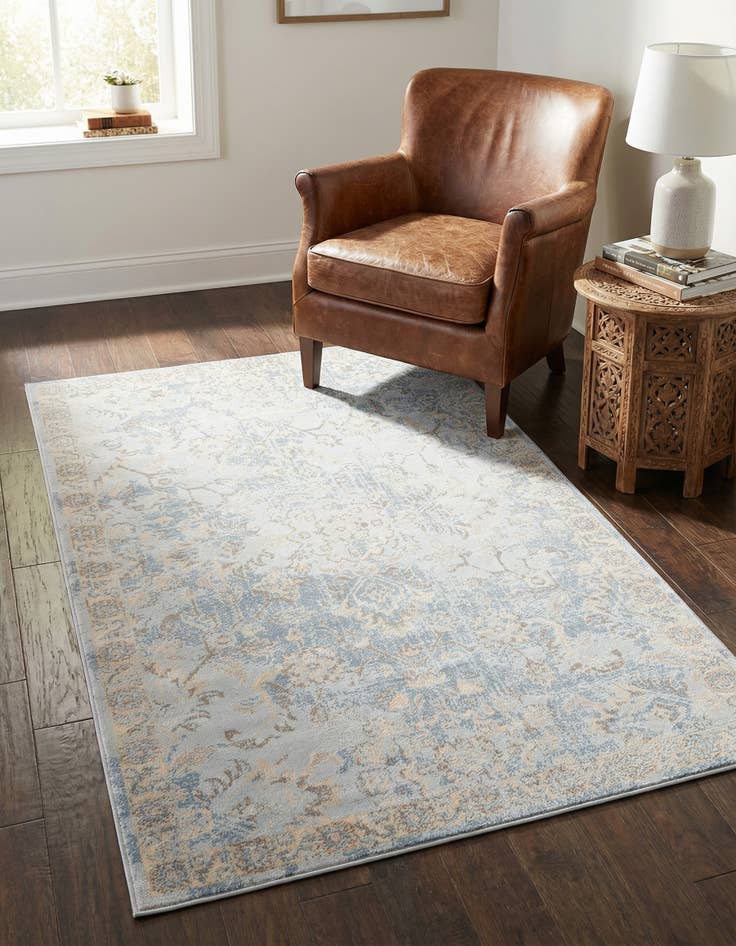 Detail image of 3' 3 x 5' 3 Victoria Rug