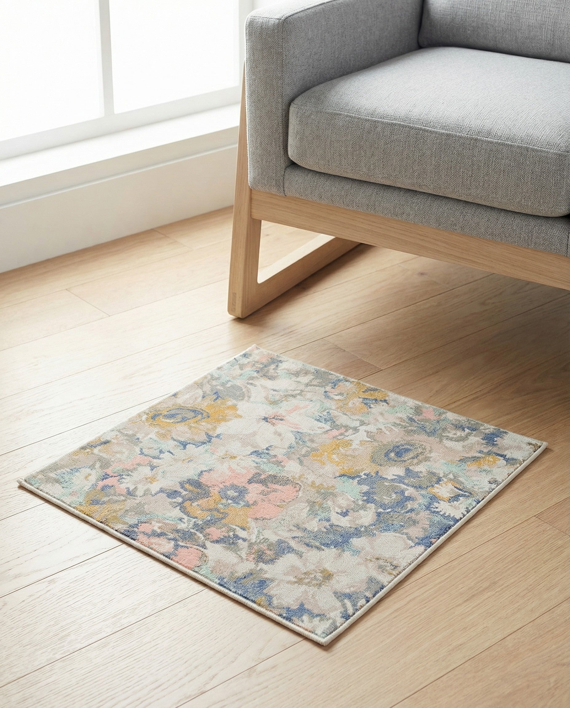 1' 4 x 1' 4 Lotus Sample Rug