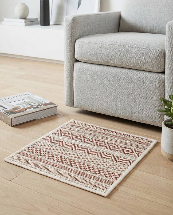 Detail image of 1' 4 x 1' 4 Easy-Clean Ribbon Indoor / Outdoor Sample Rug