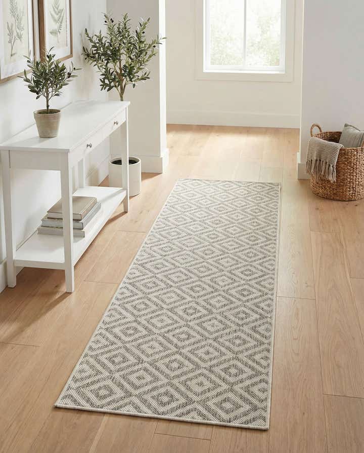 2' x 6' Easy-Clean Jill Zarin Costa Rica Indoor / Outdoor Runner Rug