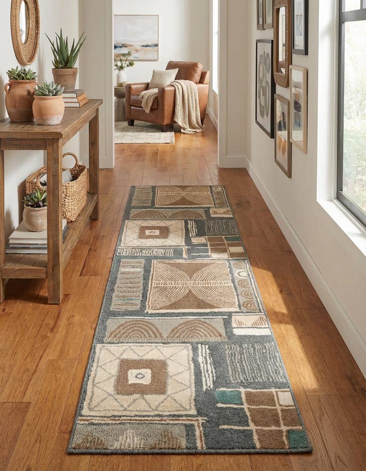 Detail image of 2' 7 x 10' Savannah Runner Rug