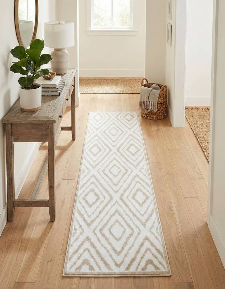 Detail image of 2' x 6' Hermitage Runner Rug