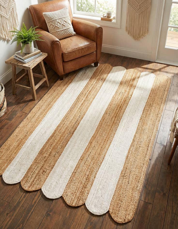 Detail image of 5' 1 x 8' Handmade Scallop Braided Jute Rug