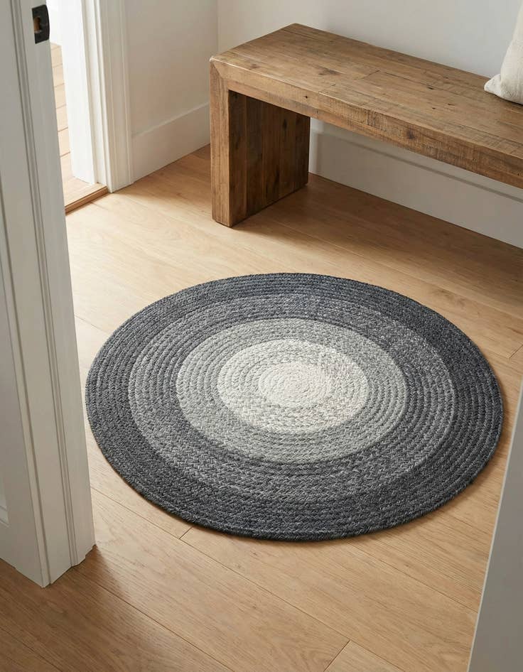Detail image of 3' 1 x 3' 1 Handmade Hand Braided Wool Round Rug