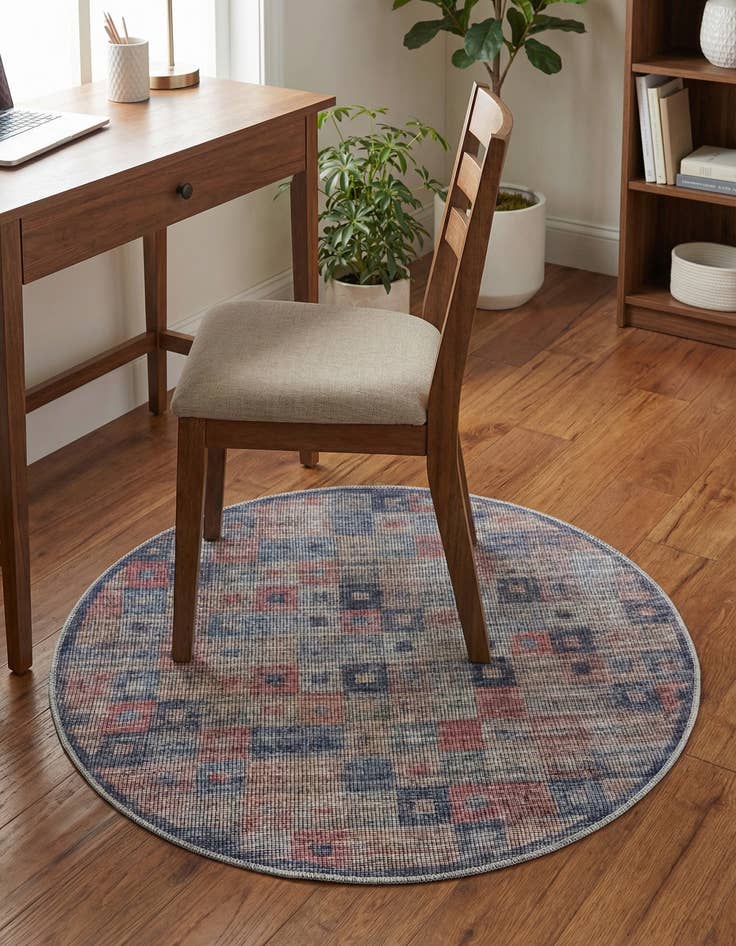 Detail image of 3' 3 x 3' 3 Washable Sisu Round Rug