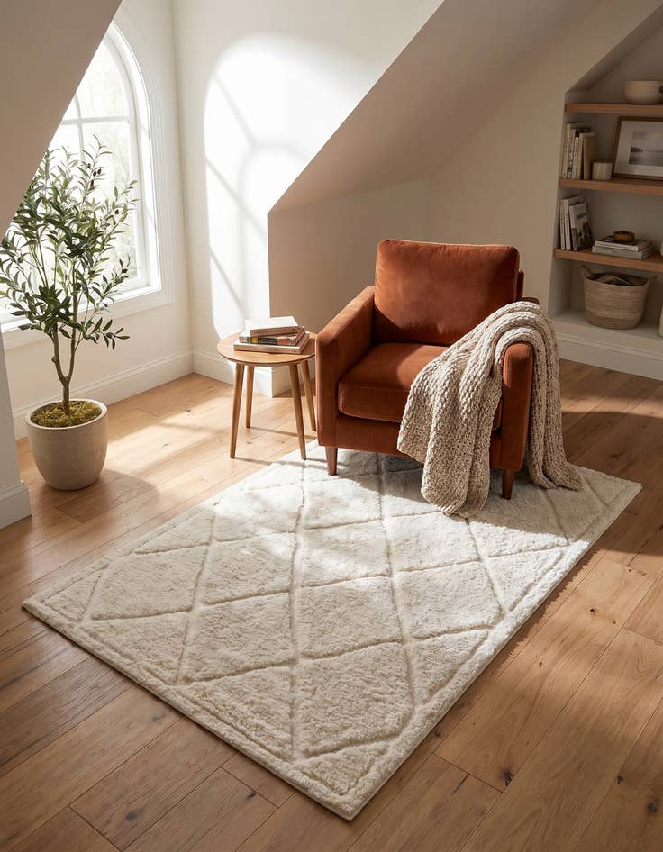 Detail image of 3' 3 x 5' 3 Trellis Shag Rug