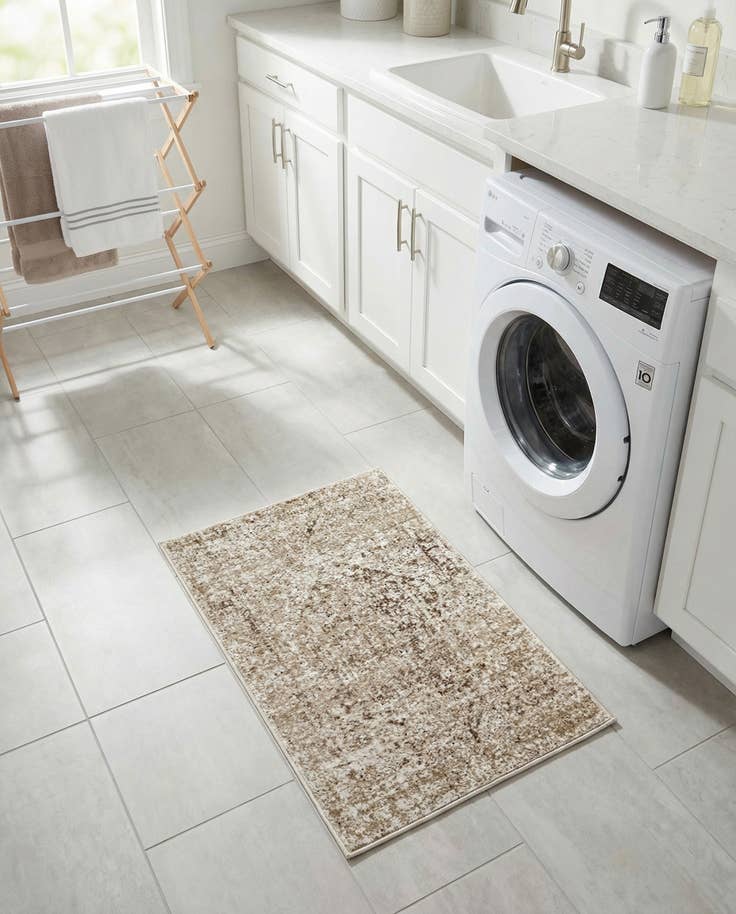 Detail image of 2' x 3' Eliza Rug