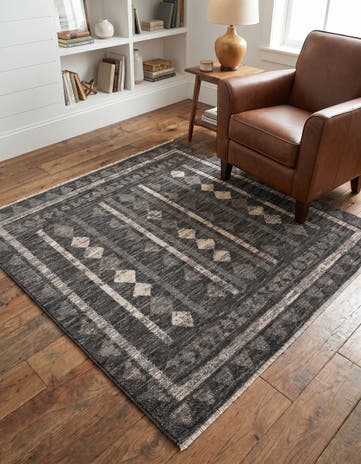 5' x 5' Grand Tradition Rug