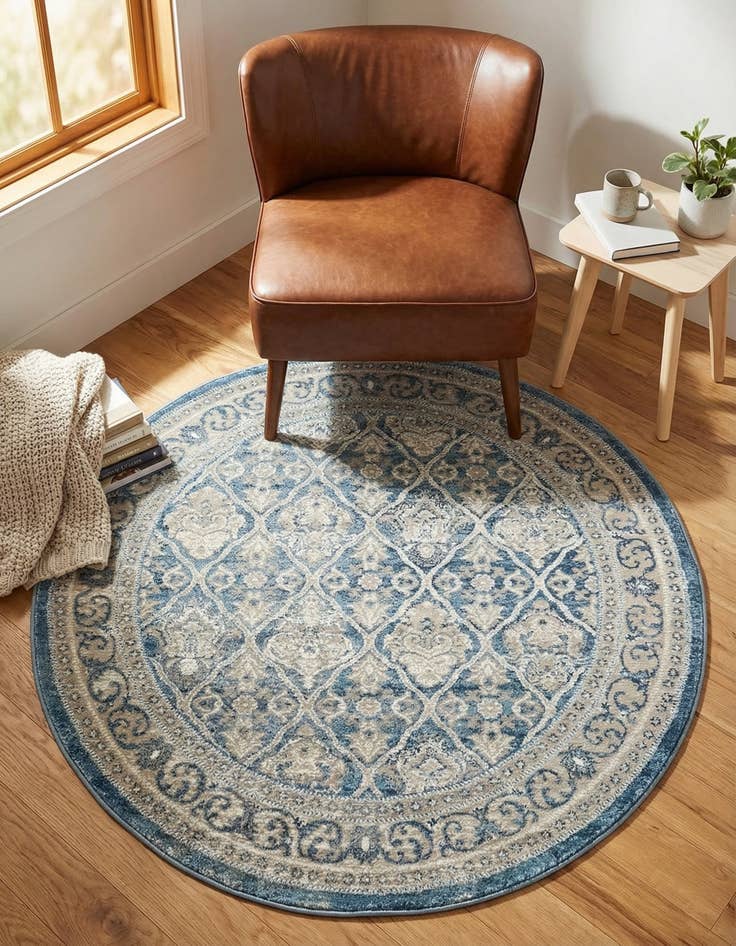 Detail image of 4' x 4' Viola Round Rug