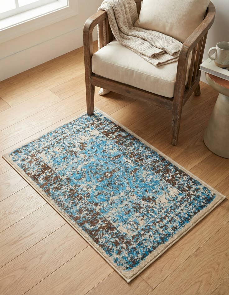 Detail image of 2' x 3' Istanbul Rug