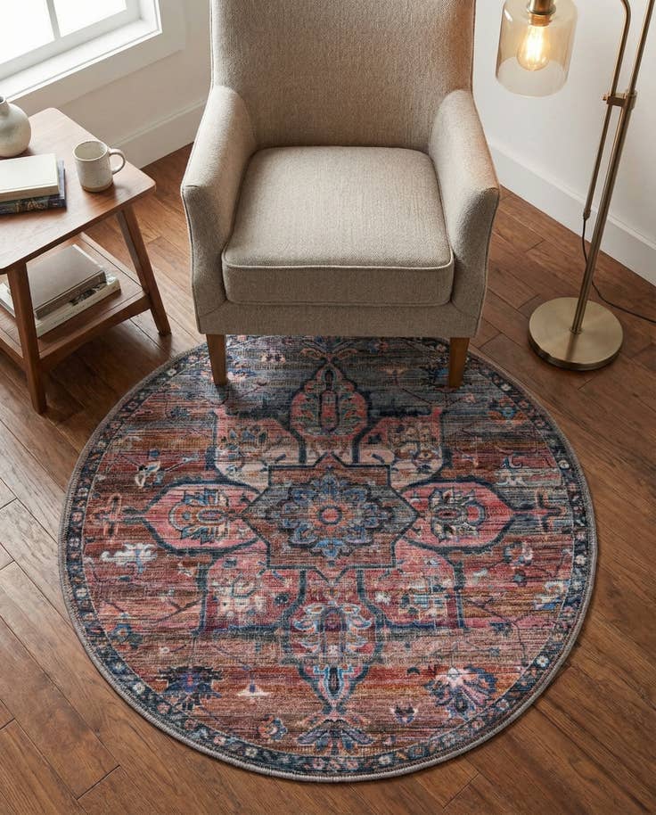 Detail image of 3' 3 x 3' 3 Washable Nostalgia Round Rug