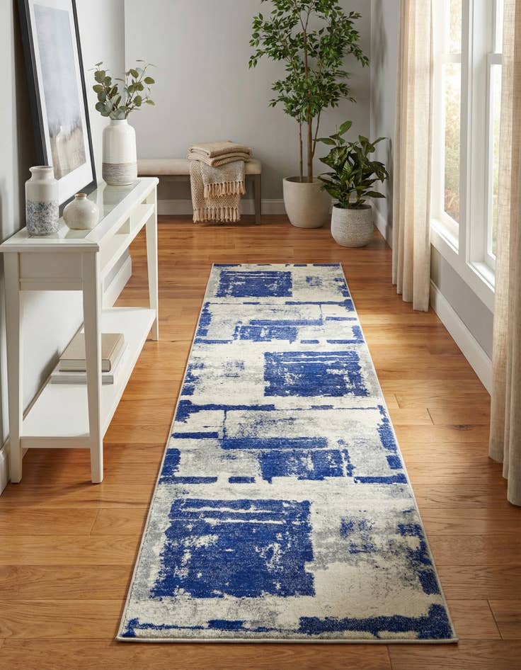 Detail image of 2' 7 x 10' Heritage Runner Rug