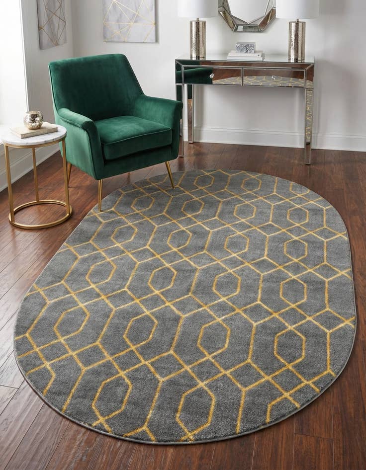 Detail image of 4' x 6' Marilyn Monroe&trade; Glam Trellis Oval Rug