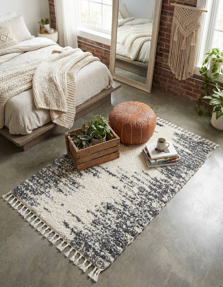 Detail image of 4' x 6' Serenity Shag Rug