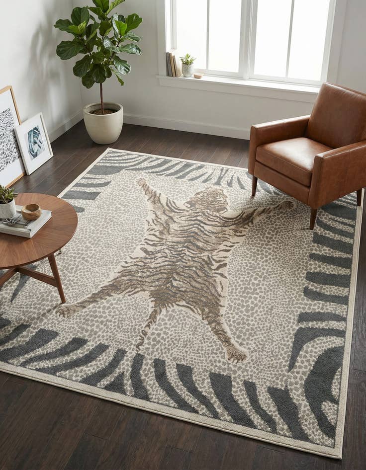 Detail image of 7' 10 x 7' 10 Safari Square Rug