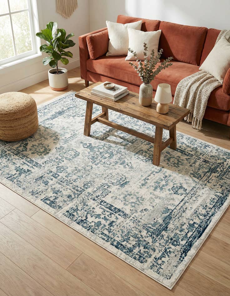 Detail image of 4' x 6' Charleston Rug
