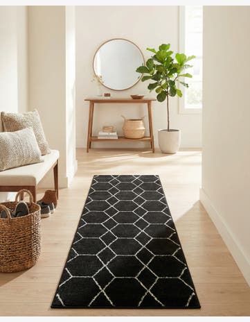 2' x 6' Trellis Frieze Runner Rug