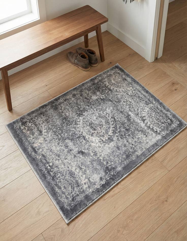 Detail image of 2' 2 x 3' Estate Rug