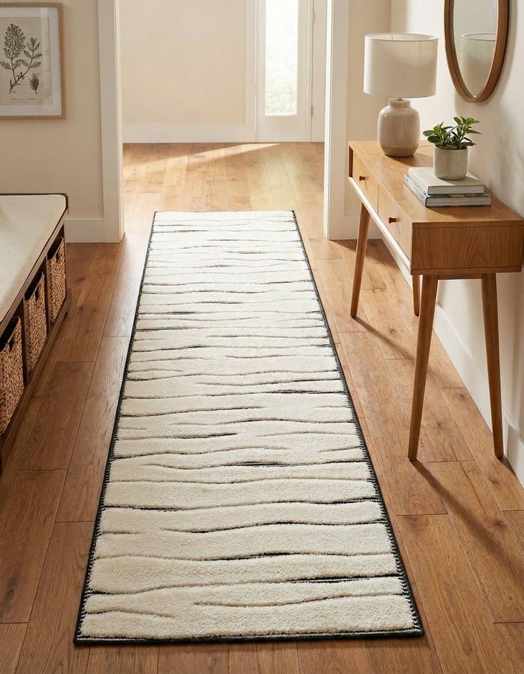 Detail image of 2' 7 x 10' Prismatic Runner Rug