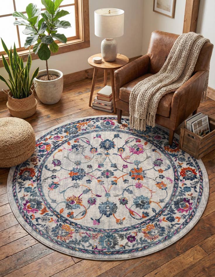 Detail image of 5' x 5' Budapest Round Rug