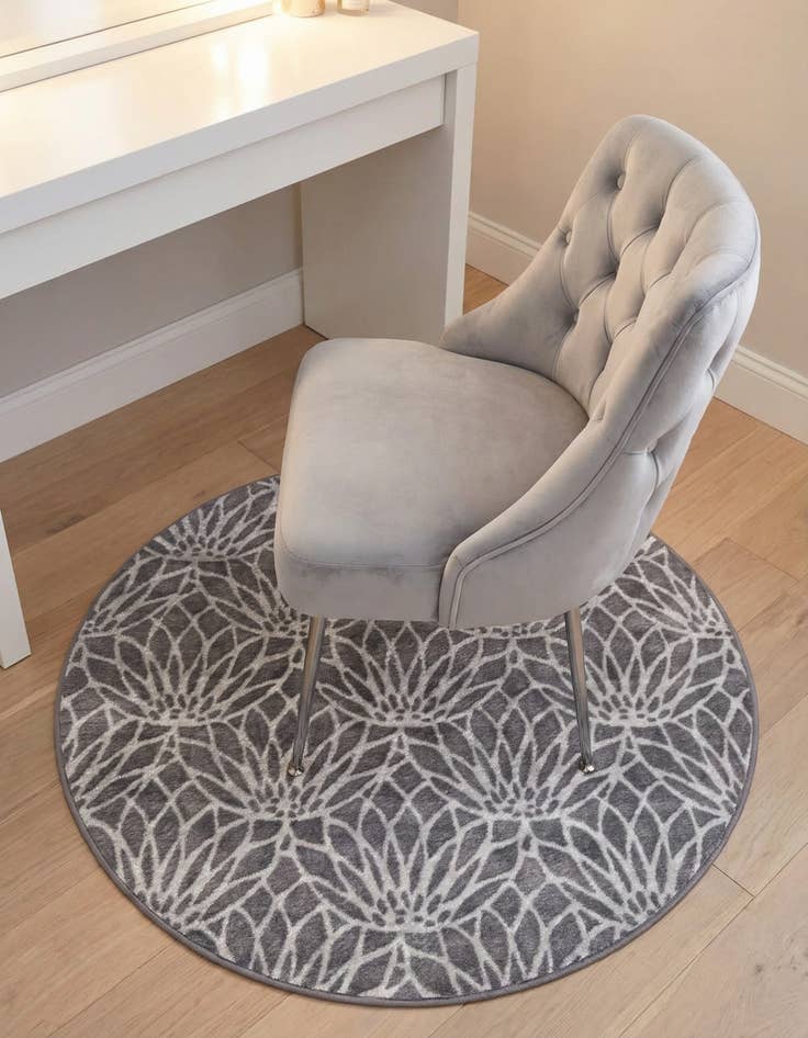 Detail image of 3' x 3'  Marilyn Monroe&trade; Glam Dahlia Round Rug