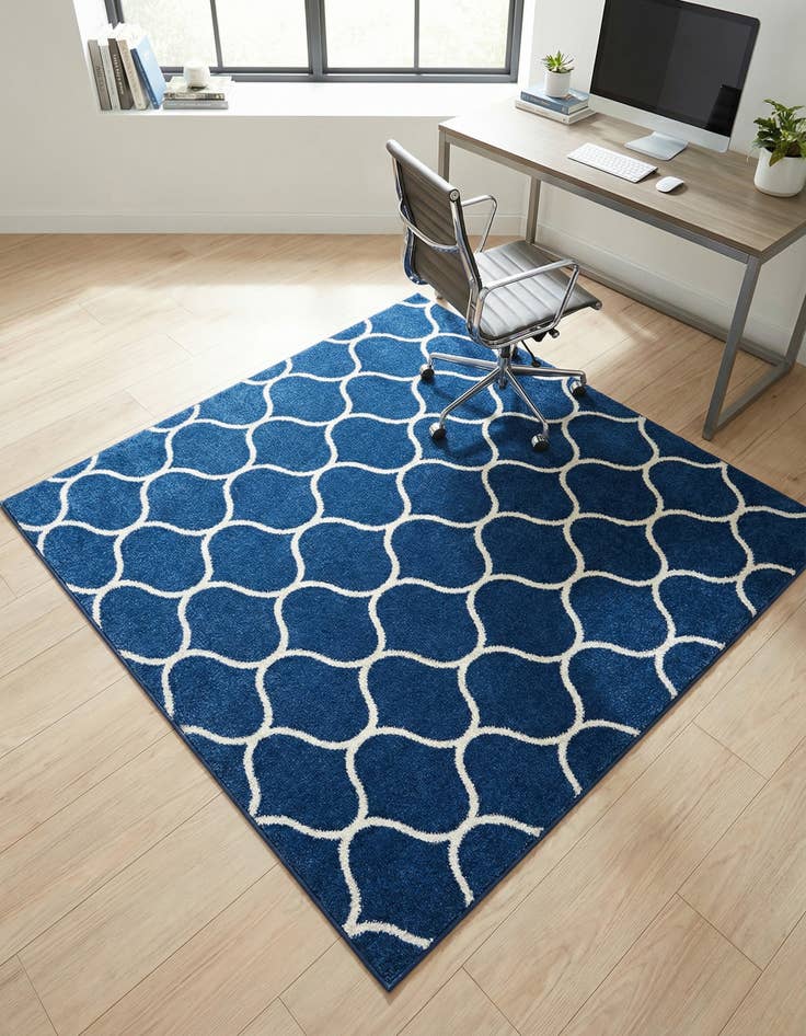 Detail image of 5' 3 x 5' 3 Lattice Frieze Square Rug