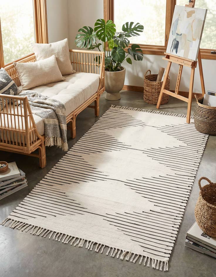 Detail image of 5' 1 x 8' Hand Woven Chindi Cotton Rug