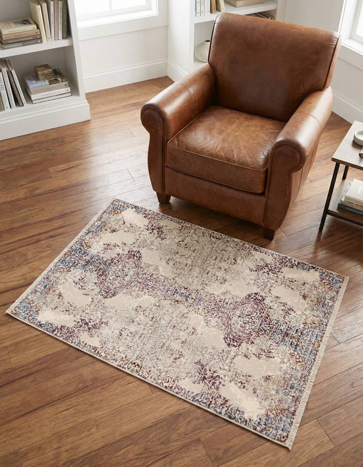 Detail image of 3' 3 x 5' Deepa Rug