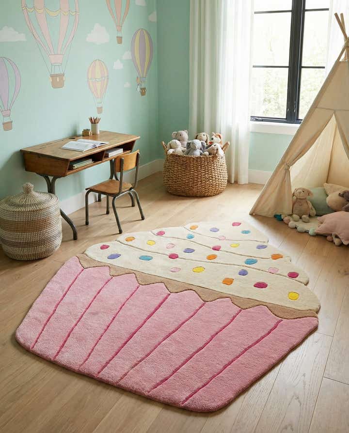 4' 8 x 5' 3 Happy Rugs Cupcake Wool