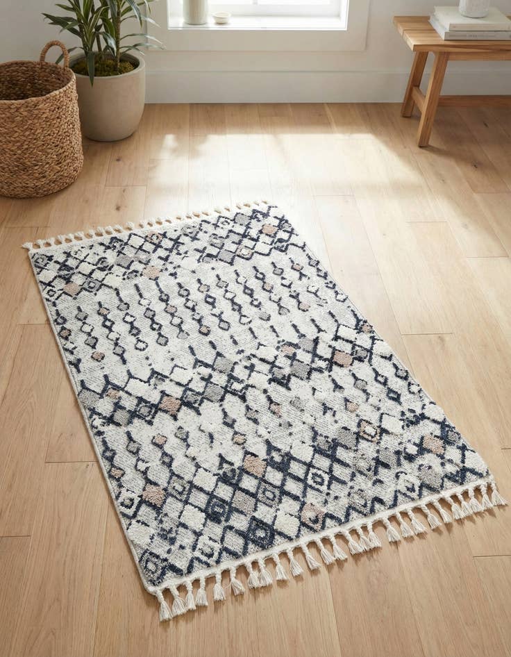 Detail image of 2' x 3' 2 Cherokee Rug