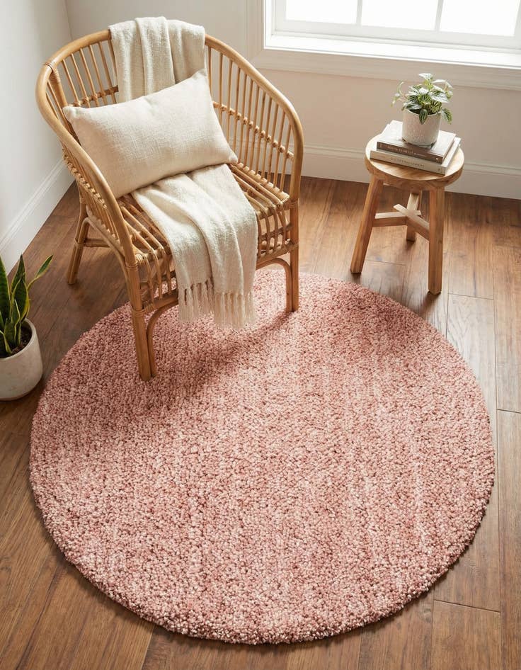 Detail image of 3' 3 x 3' 3 Jill Zarin Shaggy Chic Round Rug