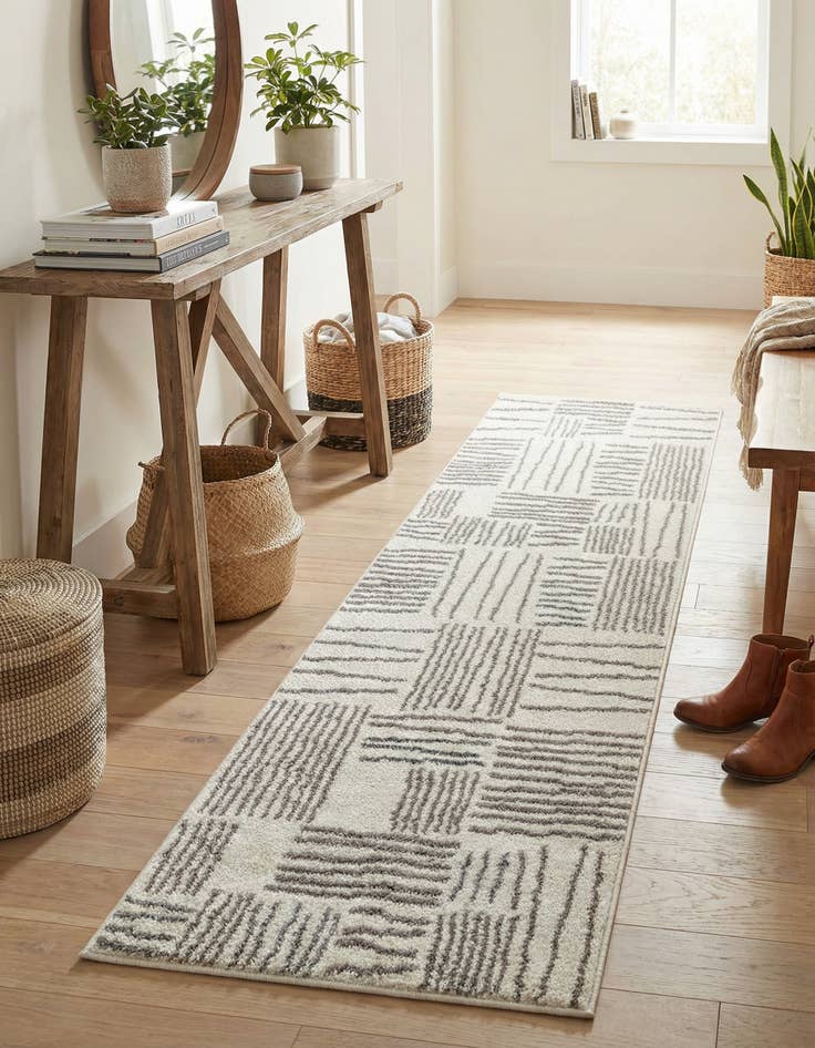 Detail image of 2' x 6' Hanahan Runner Rug