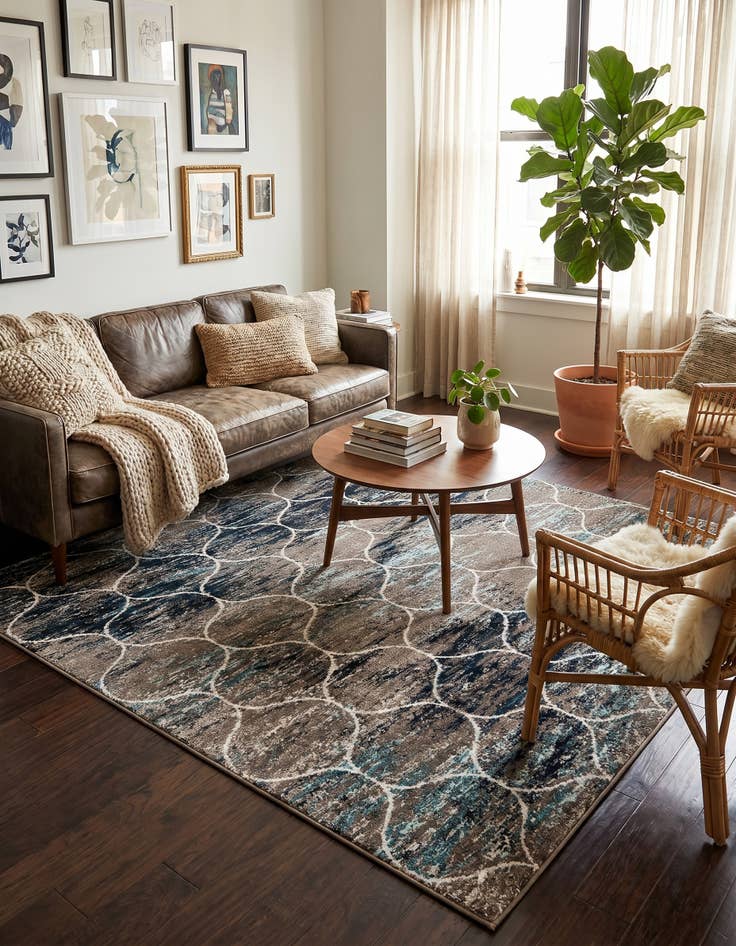 Detail image of 7' 10 x 7' 10 Lattice Frieze Square Rug