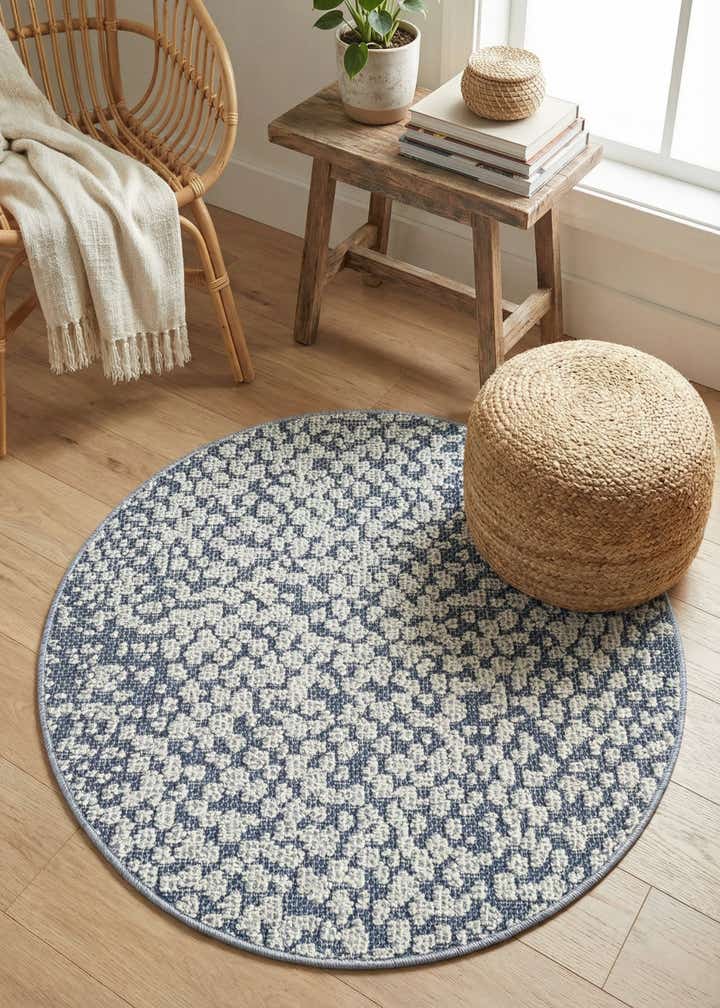 3' 1 x 3' 1 Easy-Clean Safari Indoor / Outdoor Round Rug