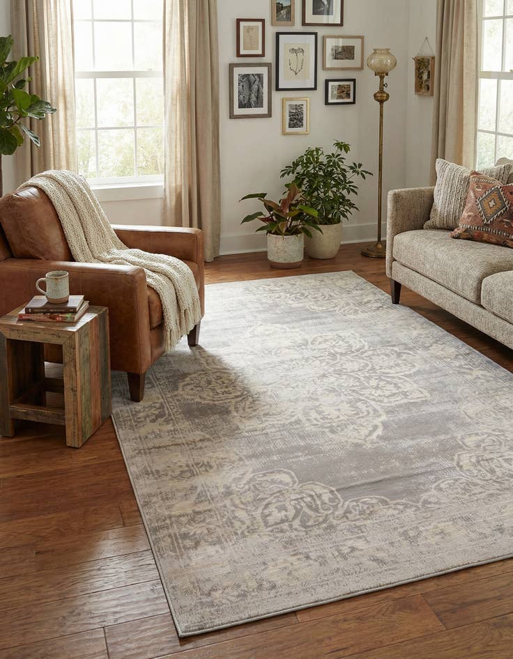 Detail image of 5' x 8' Victoria Rug