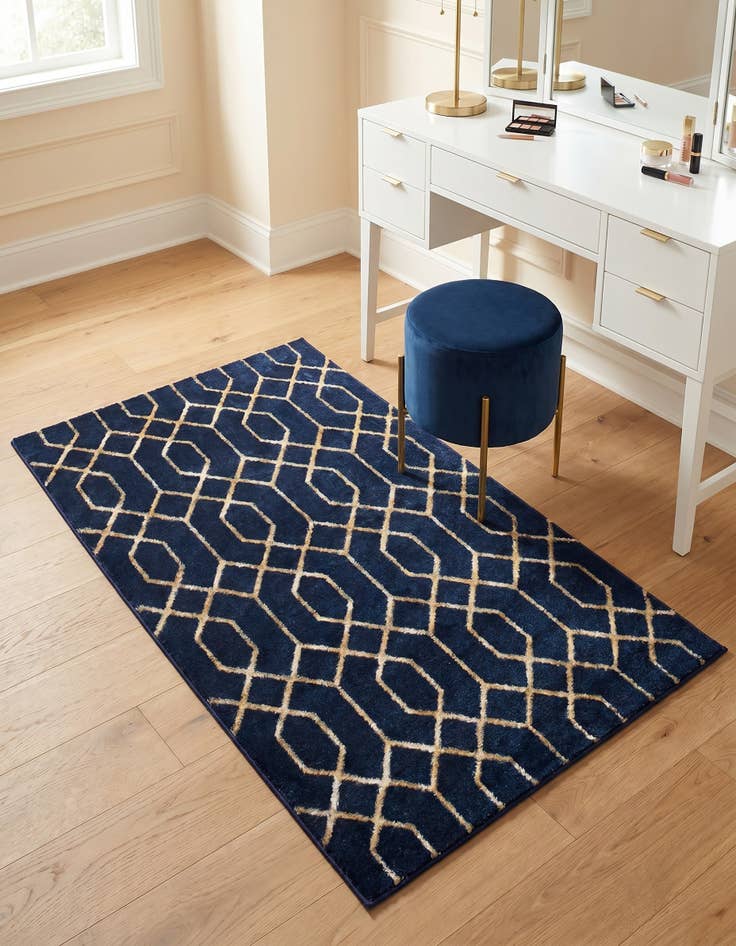 Detail image of 3' x 5' 3 Marilyn Monroe™ Glam Trellis Rug