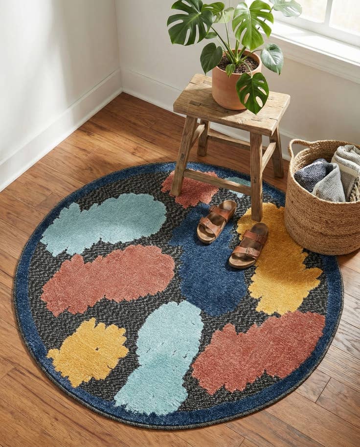 Detail image of 3' 3 x 3' 3 Easy-Clean Belize Indoor / Outdoor Round Rug
