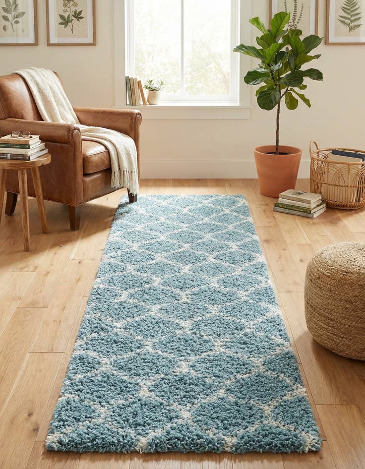 Detail image of 2' x 6' Lattice Shag Runner Rug