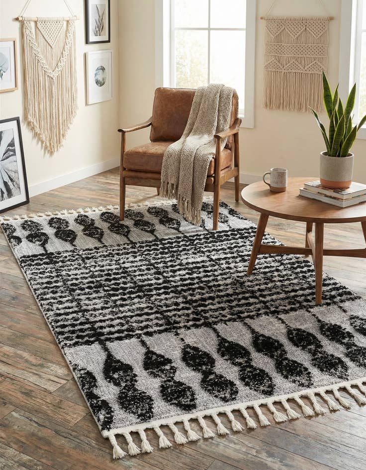 Detail image of 4' x 6' Cherokee Rug