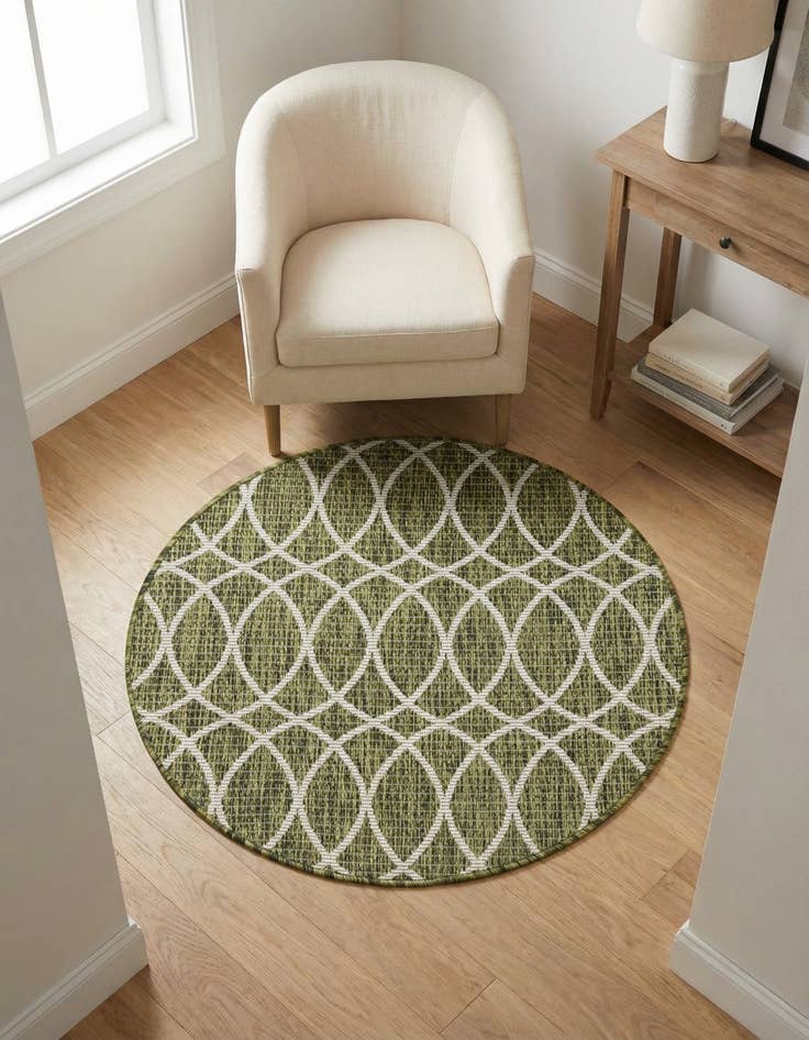Detail image of 3' x 3' Easy-Clean Trellis Indoor / Outdoor Round Rug